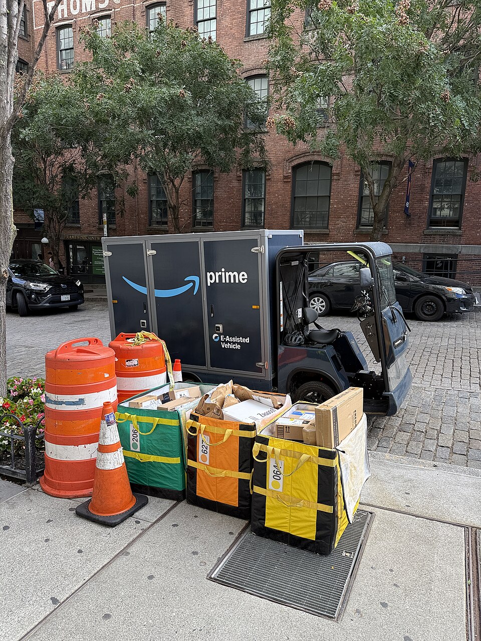 Illustration: 2025 Prime Day Four-Day Event: $23.8 Billion Forecast and Trading Opportunities