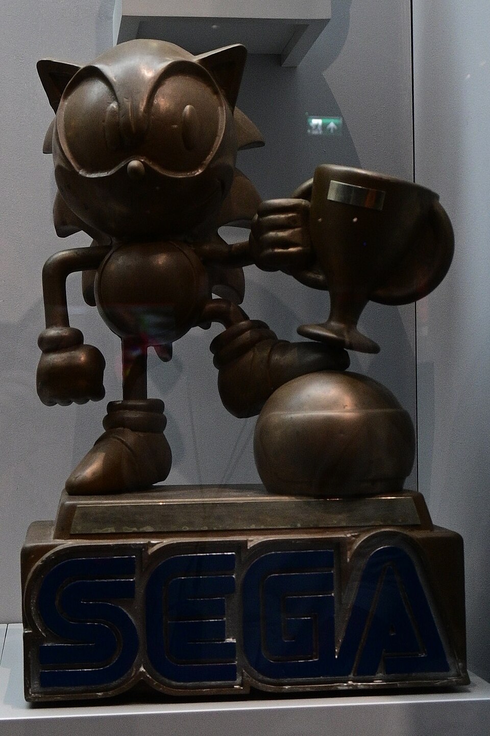 Illustration: Decision Matrix: Input Track, Weather, Qualifying → Optimal Platform Position