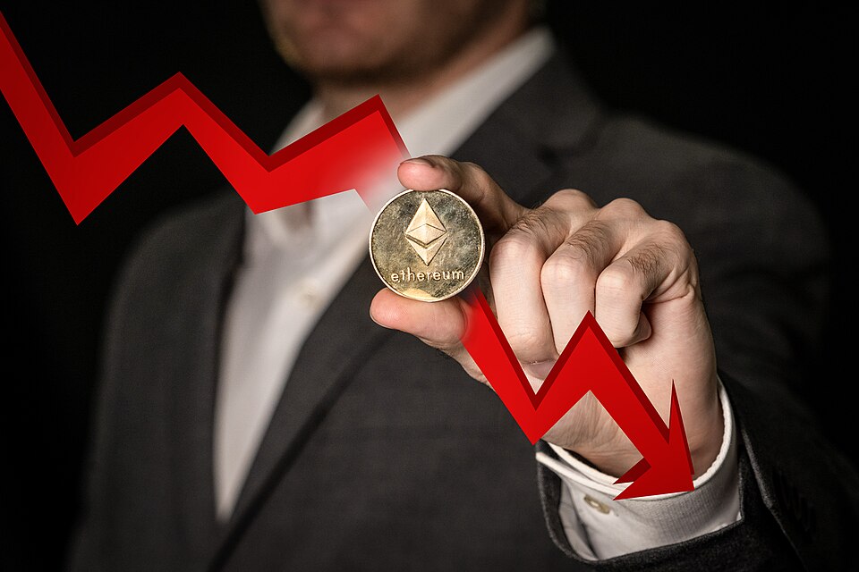 Illustration: Hedging Prediction Market Positions Against SEC Delay Announcements Illustration: Hedging Prediction Market Positions Against SEC Delay Announcements
