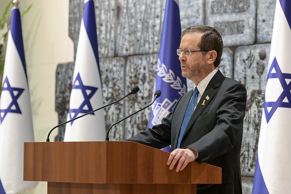 Illustration: Insider Trading Risks in Supreme Court Prediction Markets Demand New Safeguards Illustration: Insider Trading Risks in Supreme Court Prediction Markets Demand New Safeguards