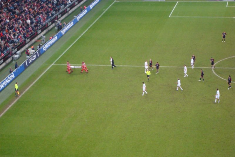 Illustration: Platform Comparison: How Polymarket and Kalshi Handle Injury Events