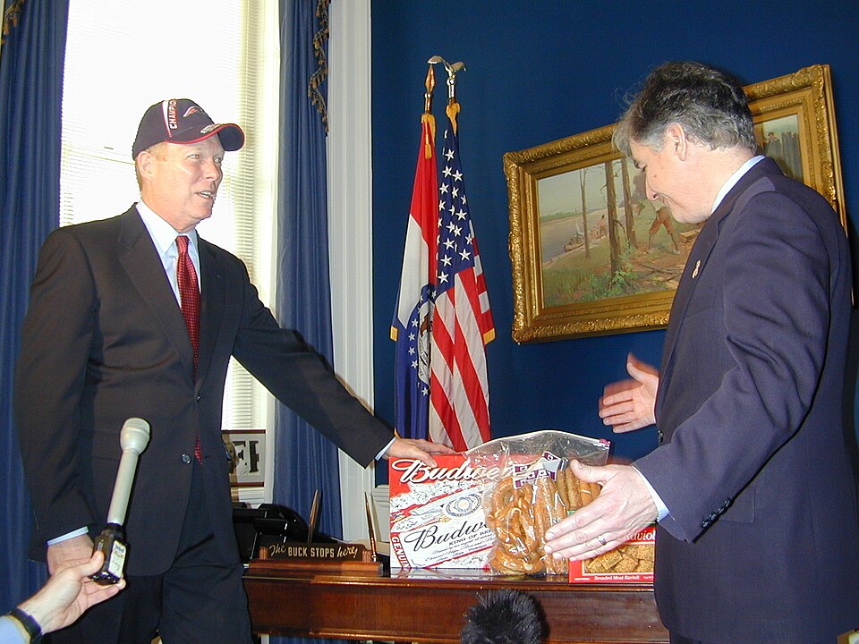 Illustration: Sportsbook vs. Prediction Market Prop Odds — The 15% Edge Most Bettors Miss