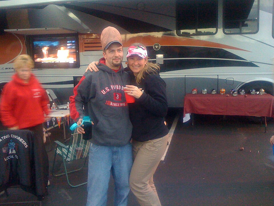 Illustration: Super Bowl Prop Market Variance: Polymarket vs Vegas Lines (2026)