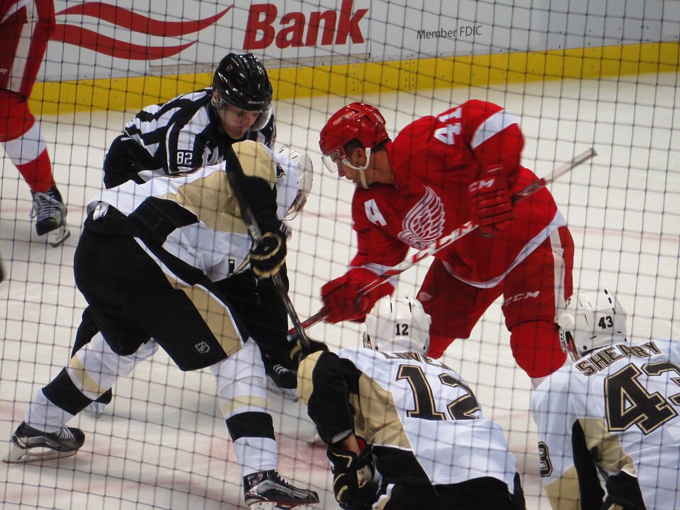 Illustration: The 24-48 Hour Volume Spike: When NHL Trade Markets Explode