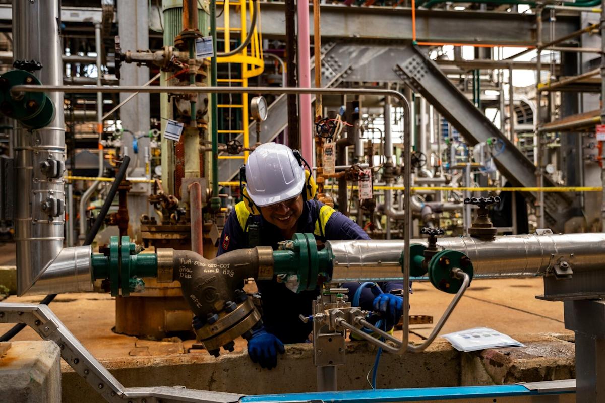 Oil Supply Disruption Odds: Middle East Risk Premium in Prediction Markets