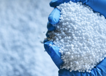 Urea Upswing: Trading Urea Price Contracts with Prediction Market Data