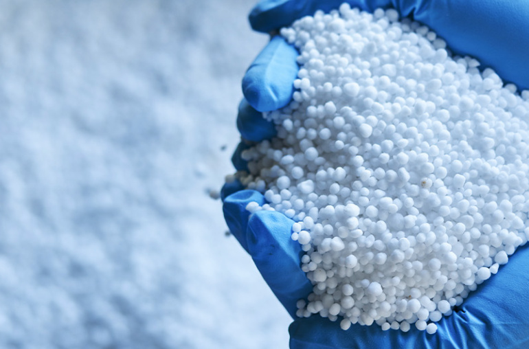 Urea Upswing: Trading Urea Price Contracts with Prediction Market Data